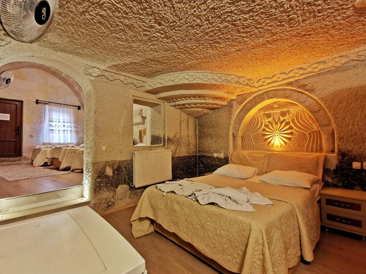 גורמה Falcon Cave Suites מראה חיצוני תמונה