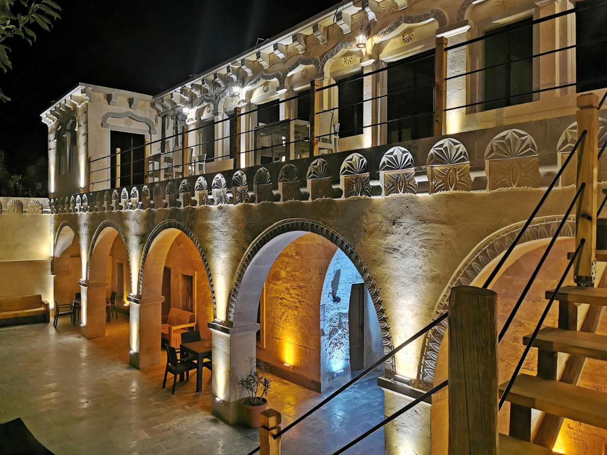 גורמה Falcon Cave Suites מראה חיצוני תמונה