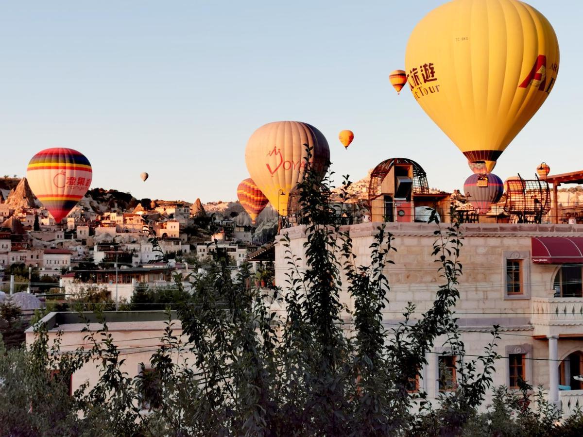 גורמה Falcon Cave Suites מראה חיצוני תמונה