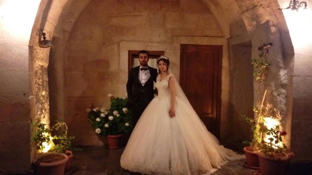 גורמה Falcon Cave Suites מראה חיצוני תמונה