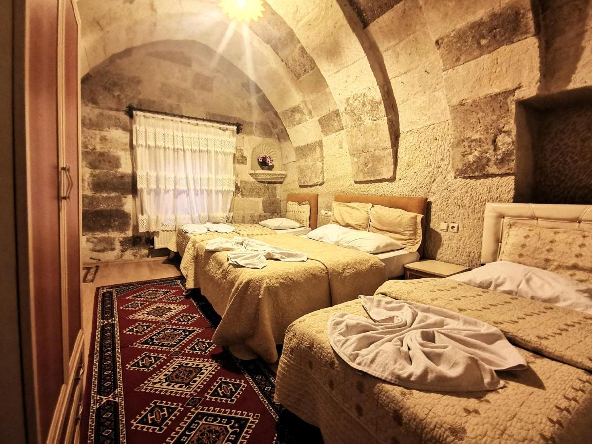 גורמה Falcon Cave Suites מראה חיצוני תמונה