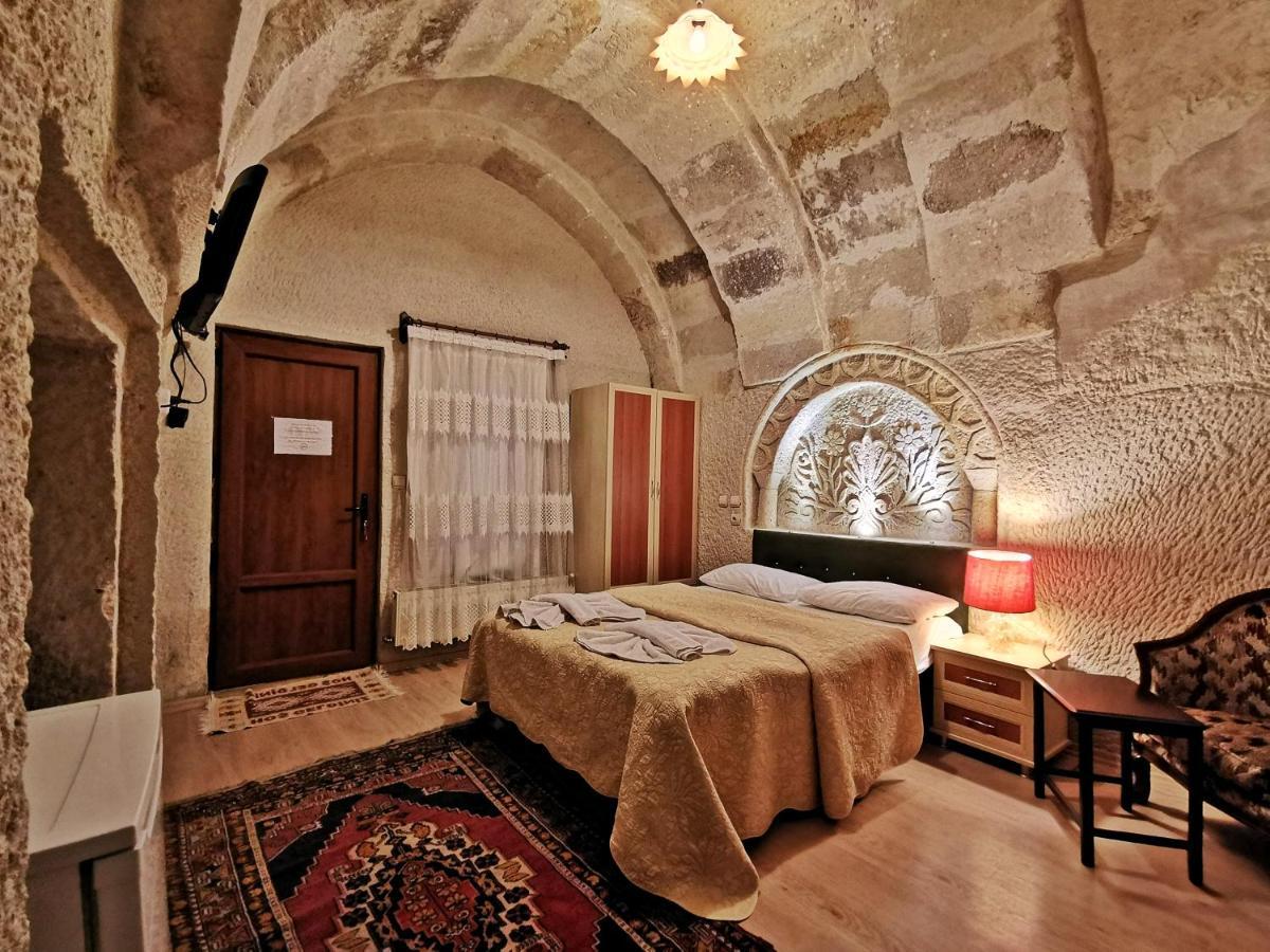 גורמה Falcon Cave Suites מראה חיצוני תמונה