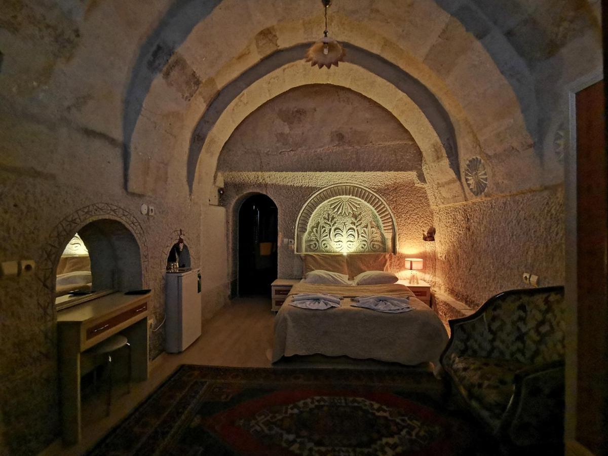 גורמה Falcon Cave Suites מראה חיצוני תמונה