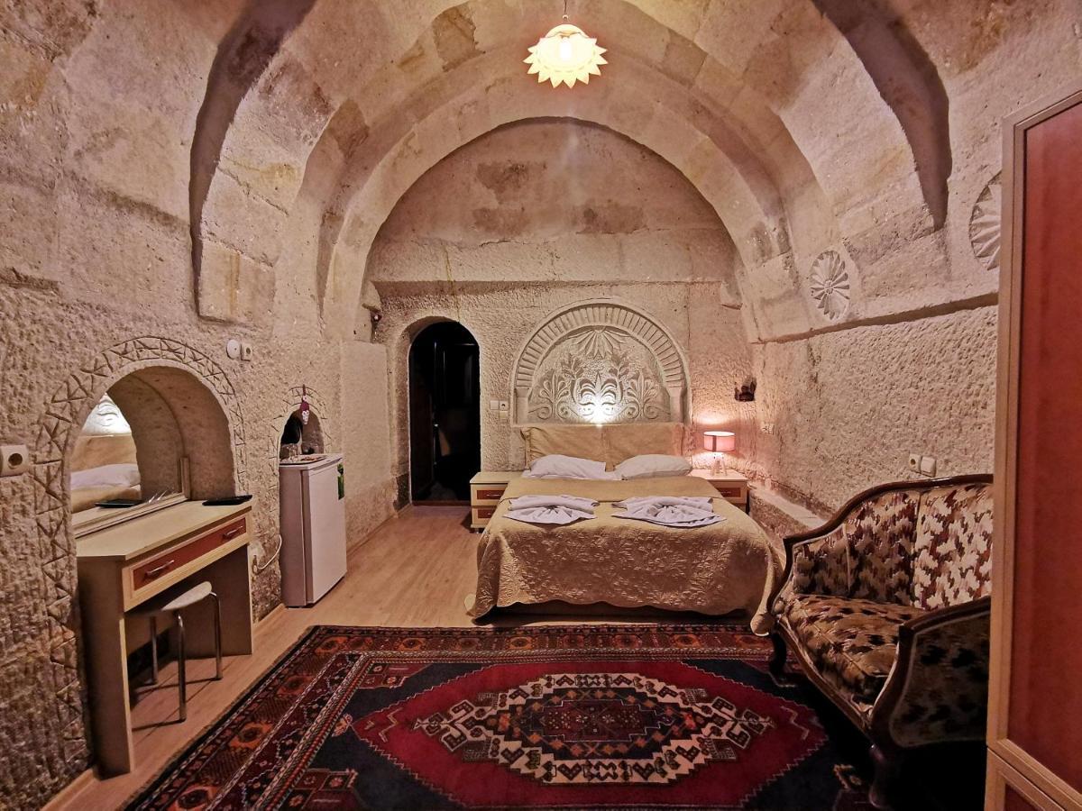 גורמה Falcon Cave Suites מראה חיצוני תמונה
