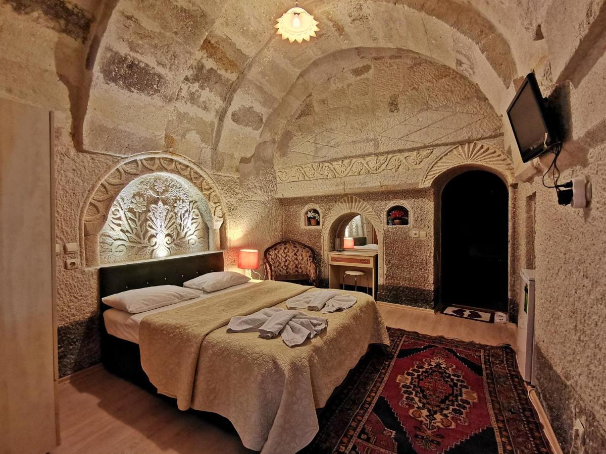 גורמה Falcon Cave Suites מראה חיצוני תמונה